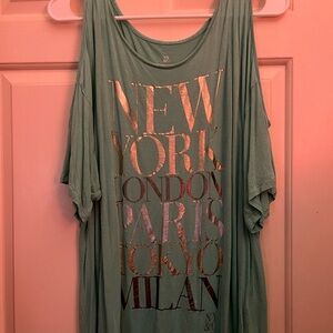 New York & Company Mint Green Short Sleeve Metallic City-Print Top